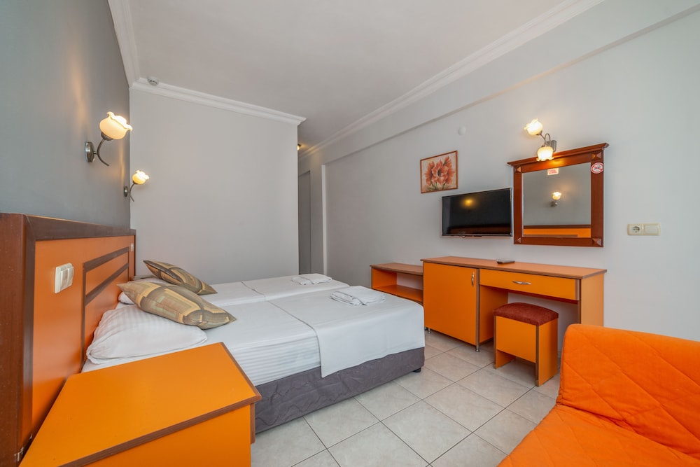 Majestic Hotel 16/52
