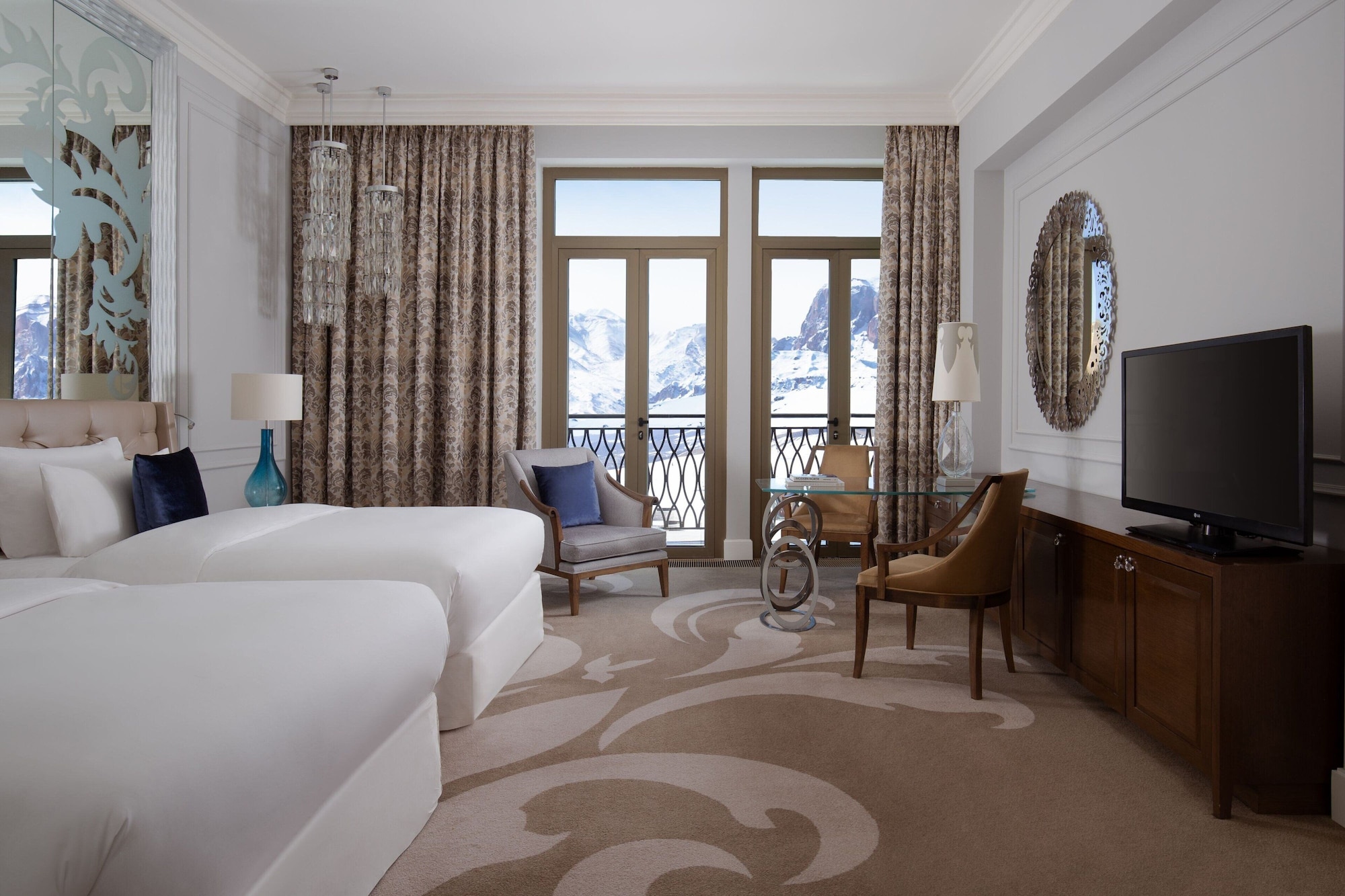 Deluxe, King Bed, Resort View, Balcony, Smoking، Pik Palace Shahdag Autograph Collection 4/10