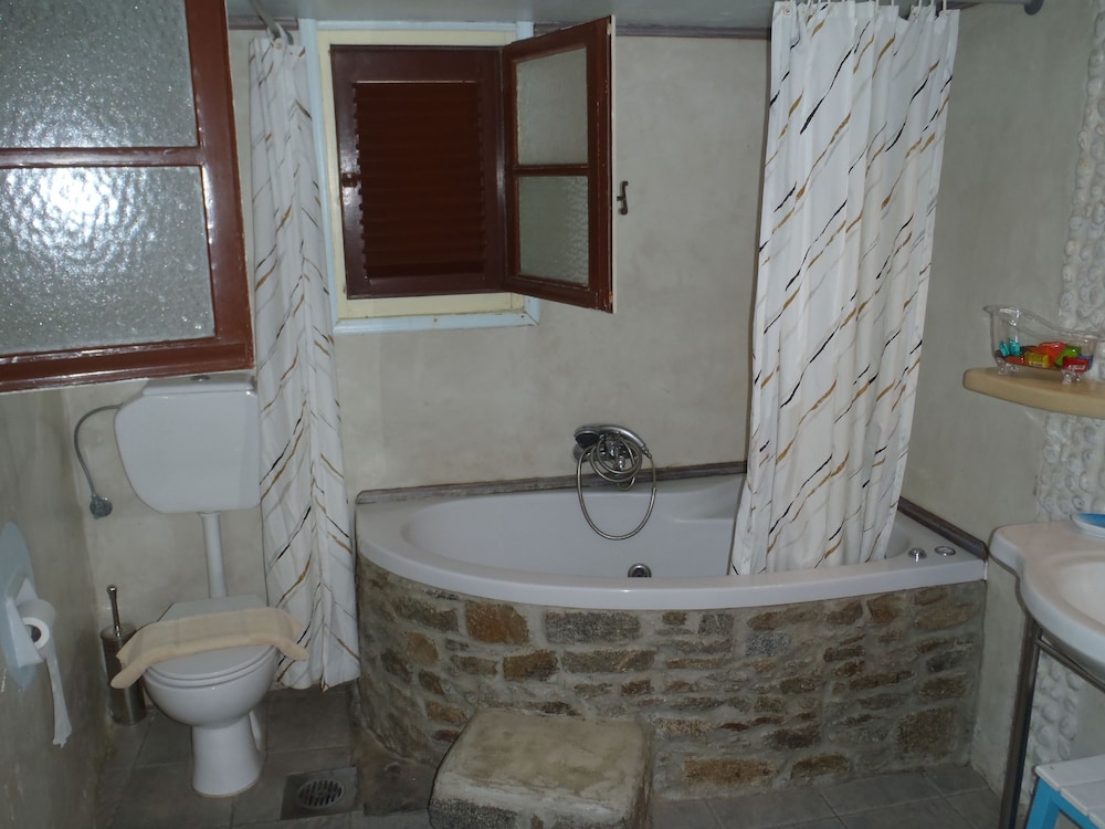 Rania Apartments Studios & Suites 43/50