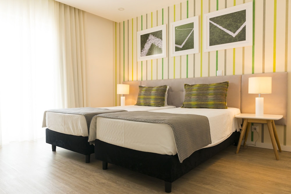BASIC, DOUBLE OR TWIN BED