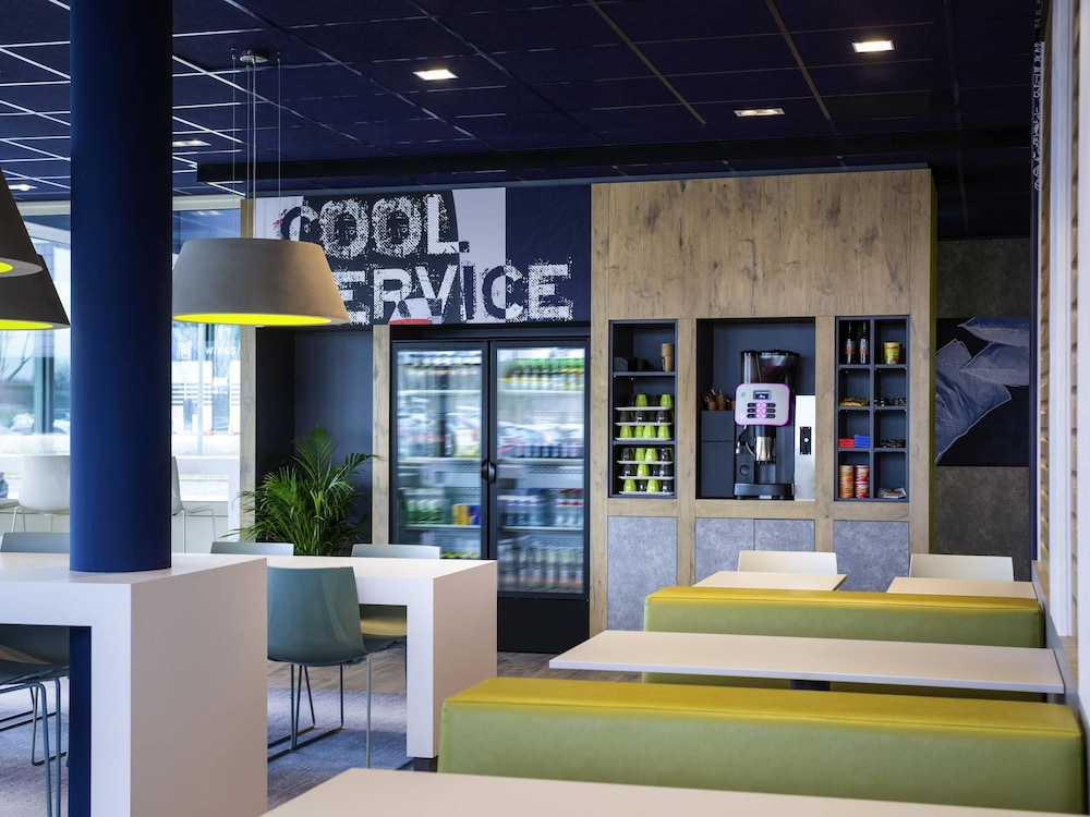 Ibis Budget Rotterdam The Hague Airport 6/35