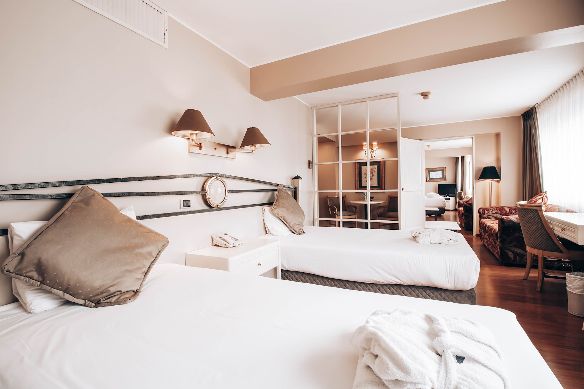 JUNIOR SUITE, TWIN BEDS