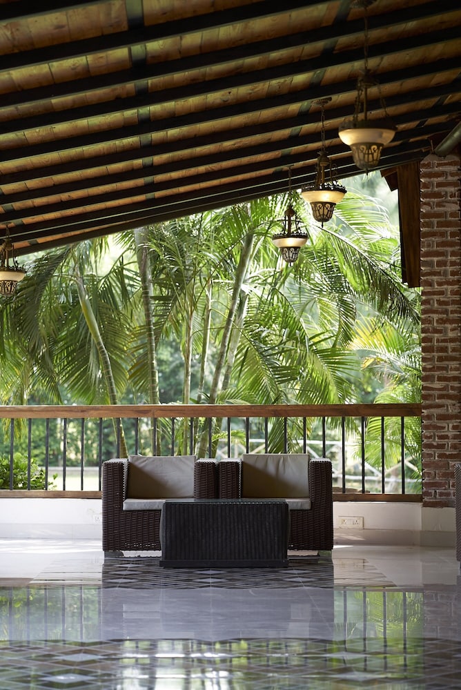 Acorn Hideaway Resort and Spacorbett 25/50