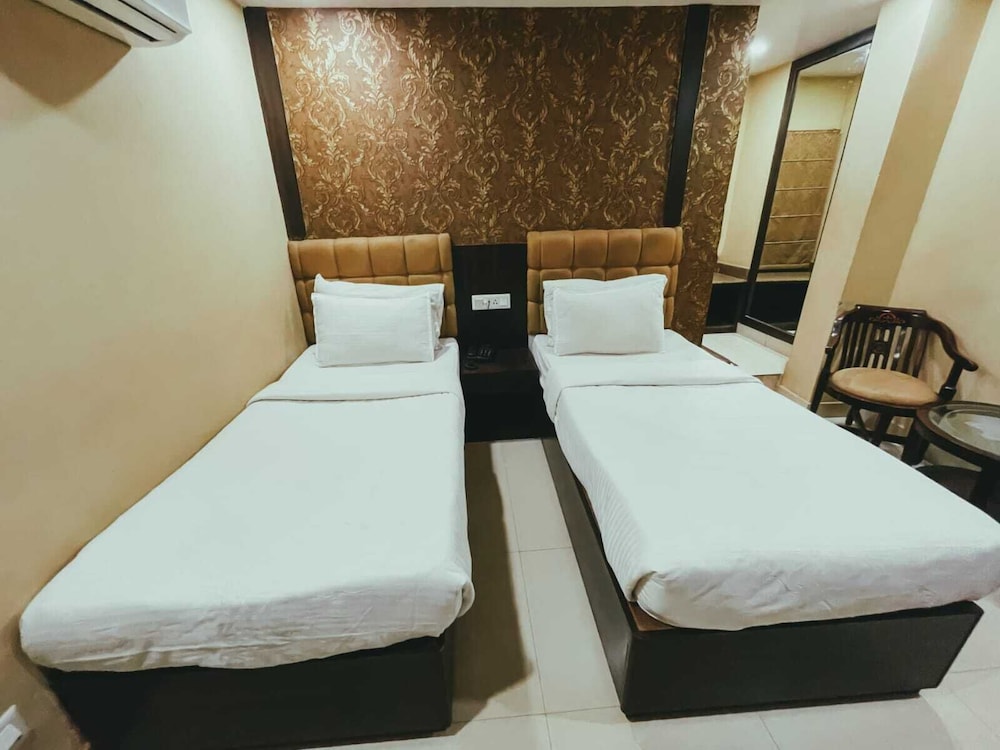 Hotel Sle Residency 7/36