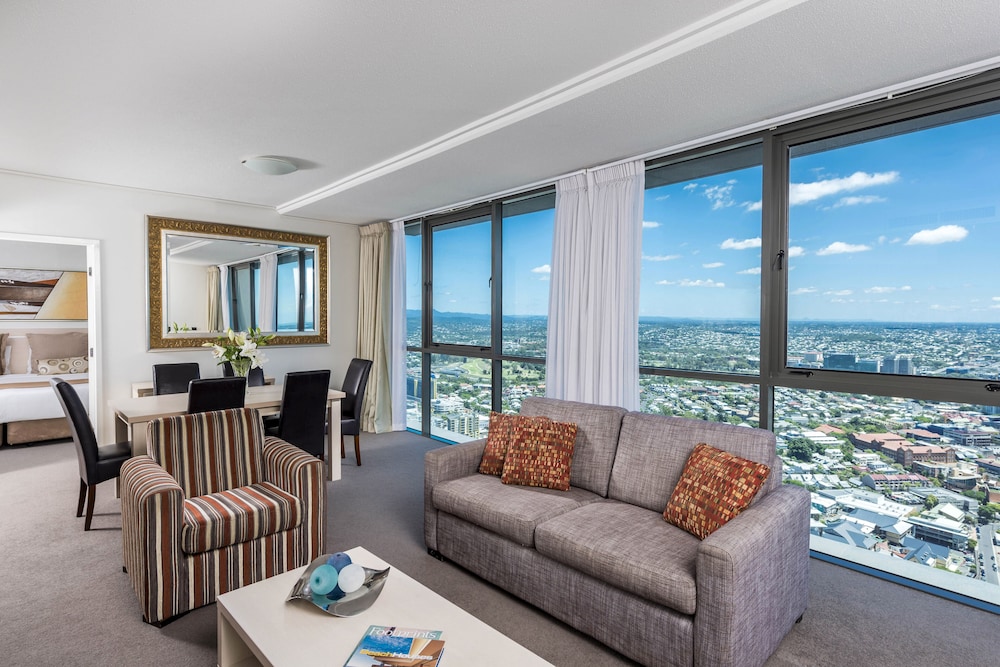 Oaks Brisbane Aurora Suites 51/74