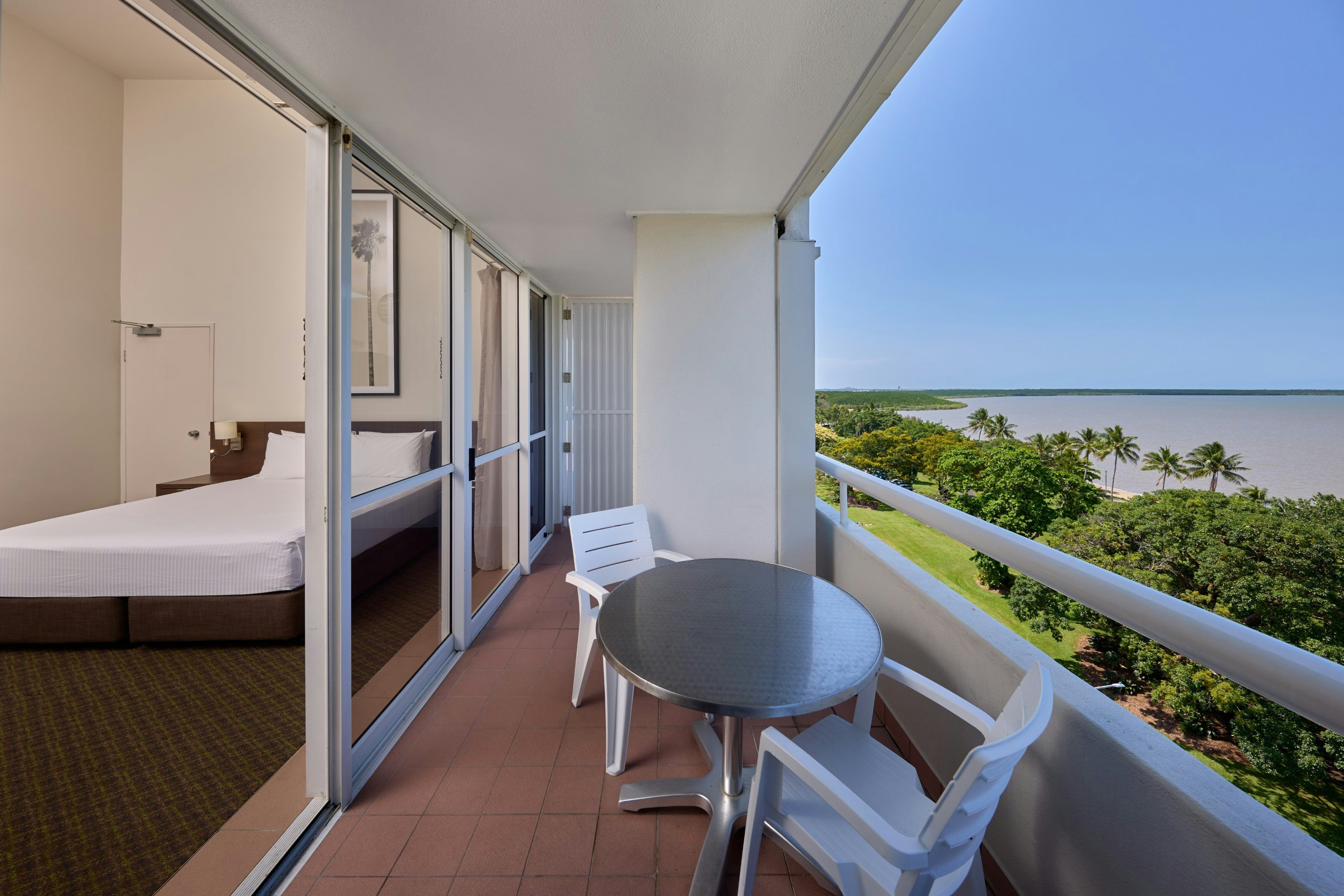 Cairns Harbourside Hotel 40/60