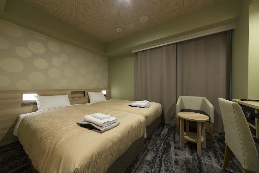 DELUXE, TWIN BEDS