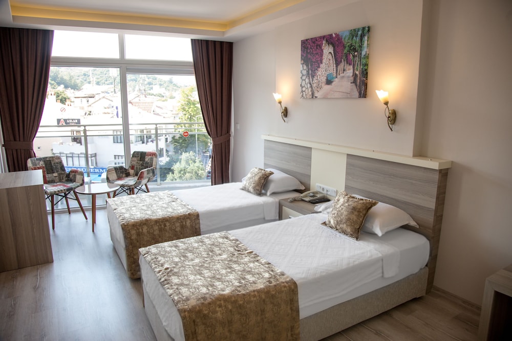 Seren Sari Hotel 10/35