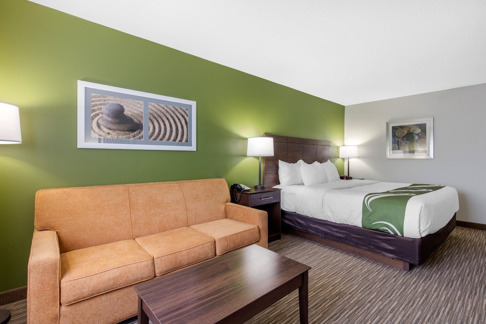 Quality Inn & Suites Mountain Home North 16/34