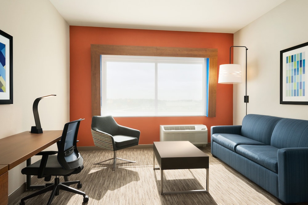 Holiday Inn Express Suites Beaver Dam 31/50