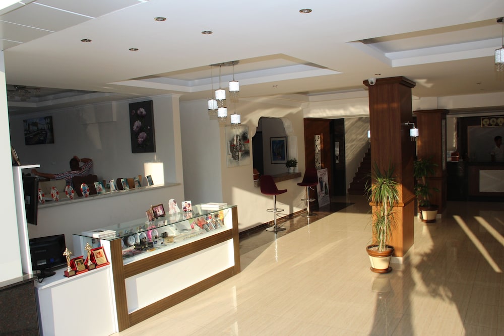 Mesut Hotel 10/45