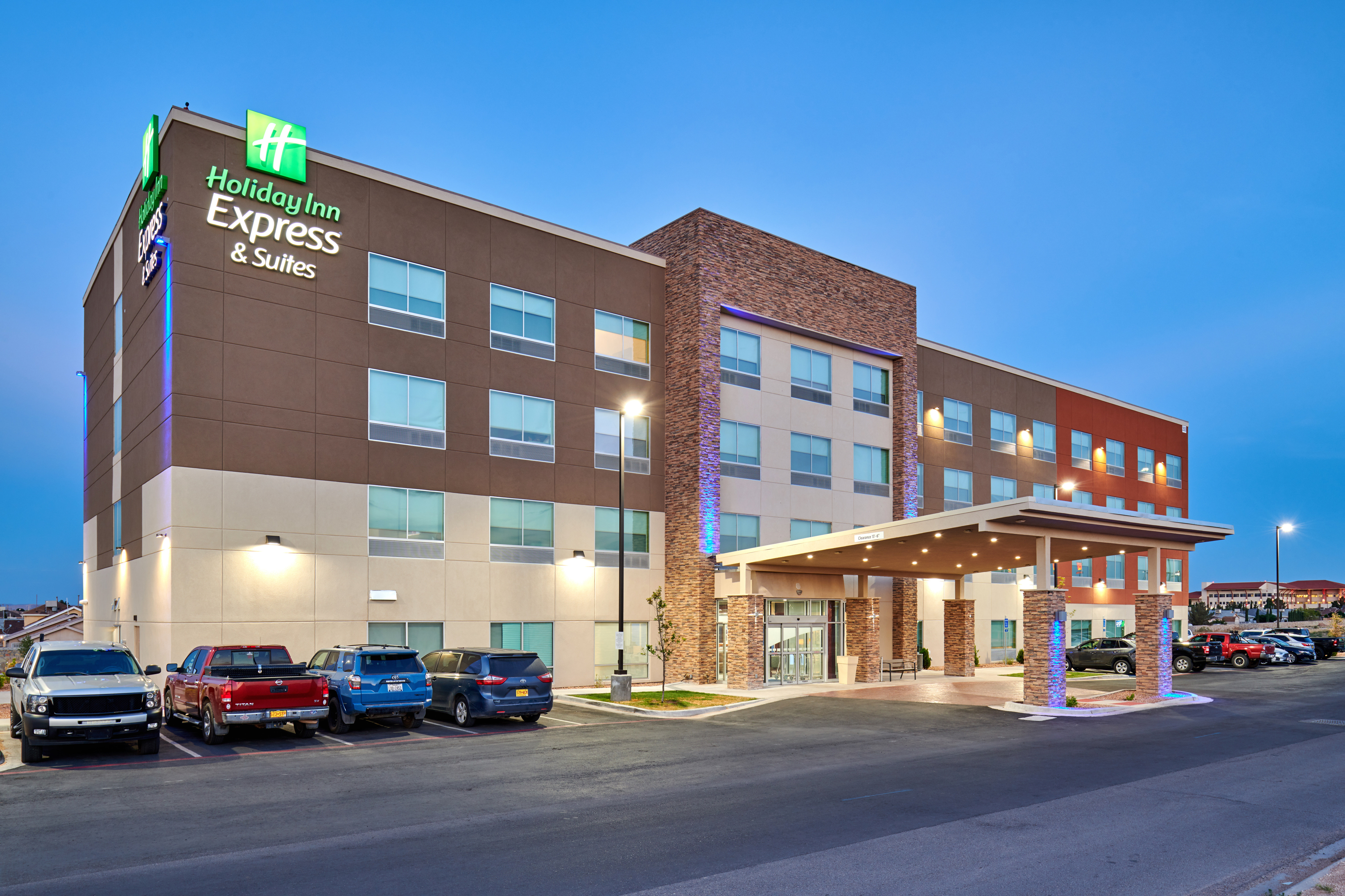 Holiday Inn Express and Suites El Paso East 55/59
