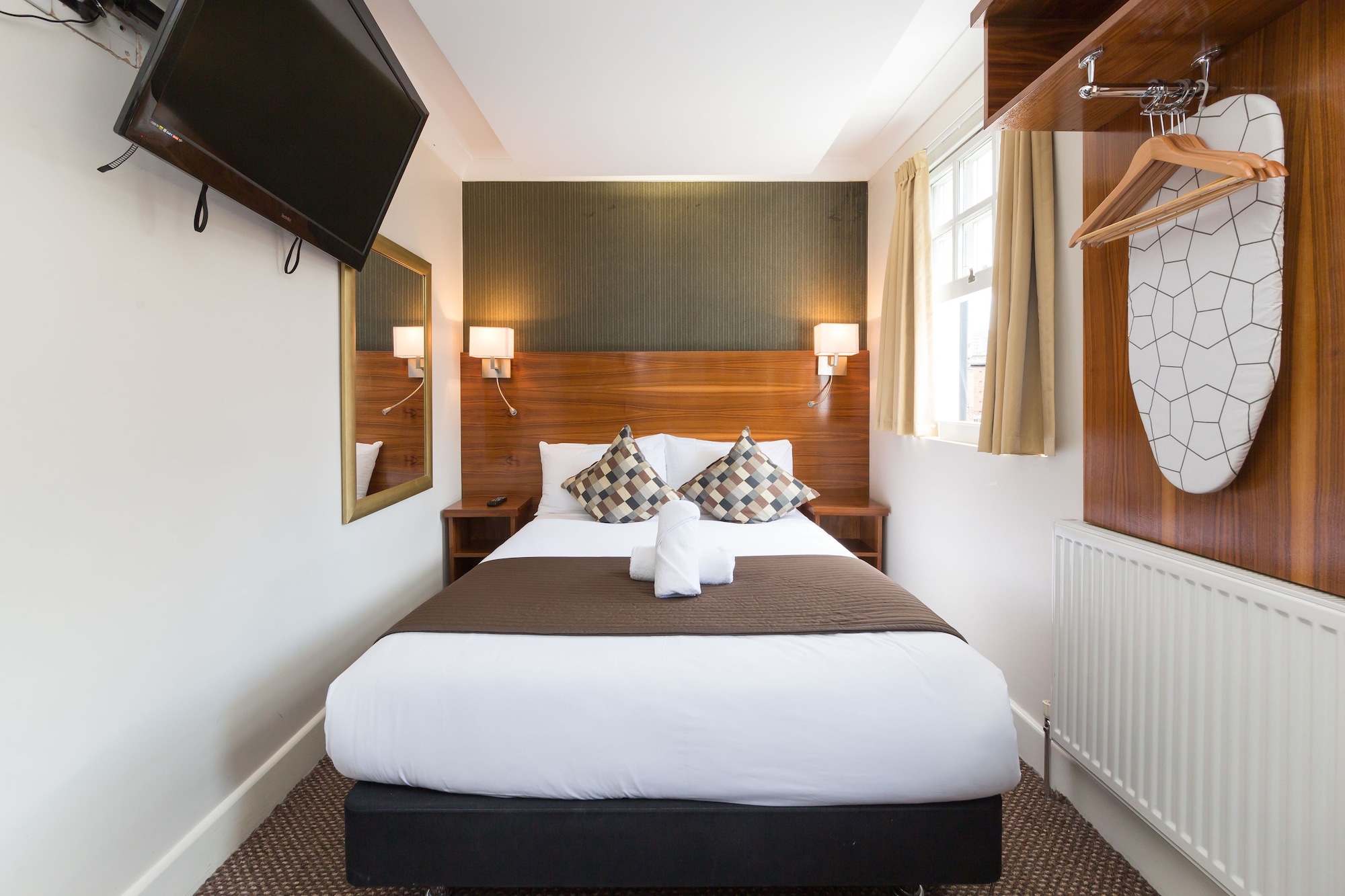 SUPERIOR, DOUBLE BED