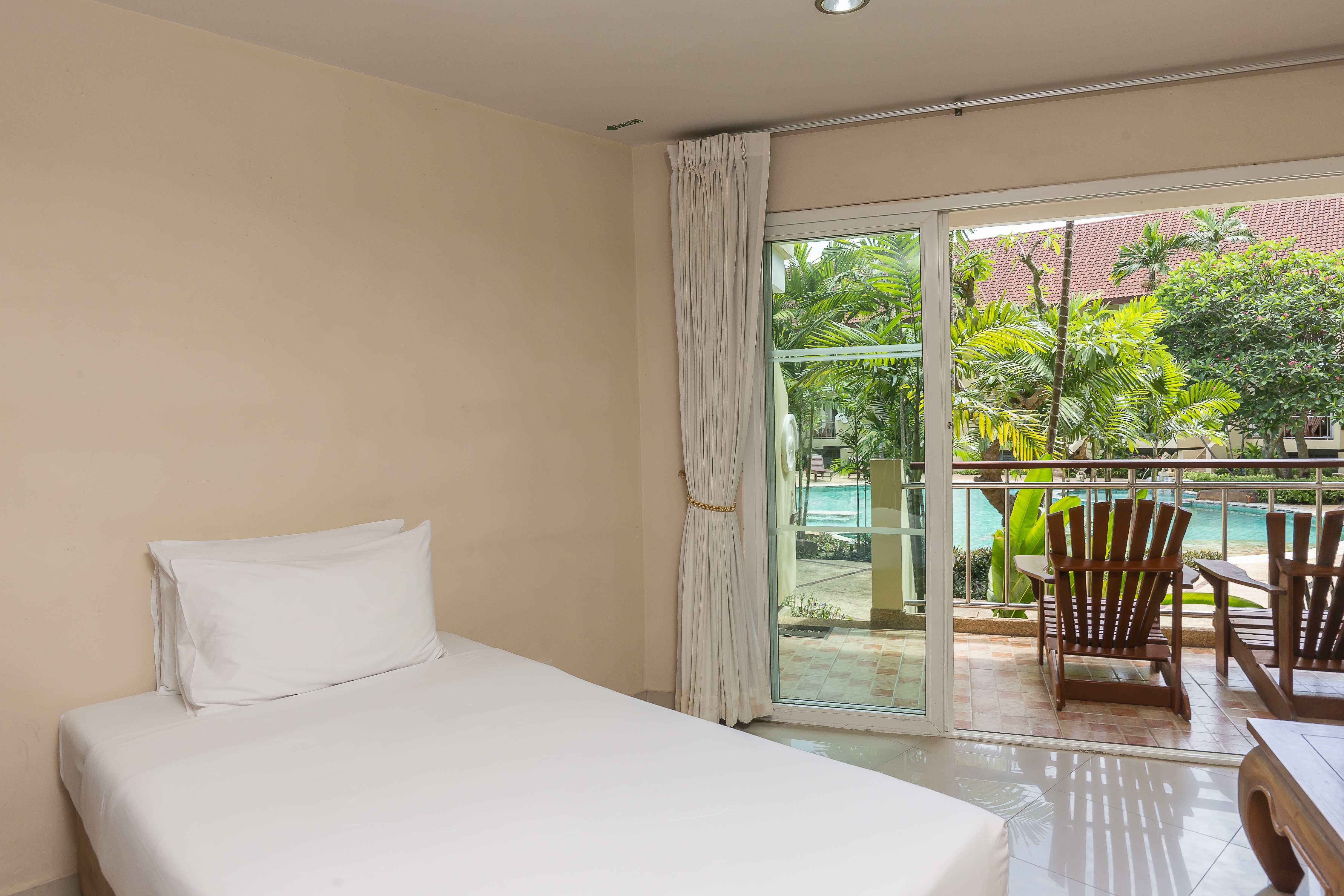 Deluxe, King and Twin Beds, Pet Friendly, Pool Access
