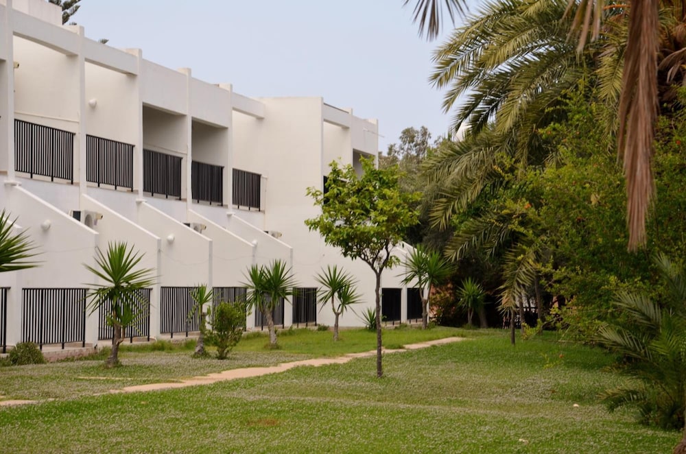 Kkaras Hotel 64/68