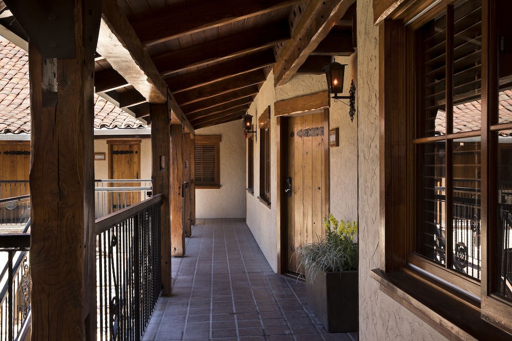 Rancho Caymus Inn 6/56