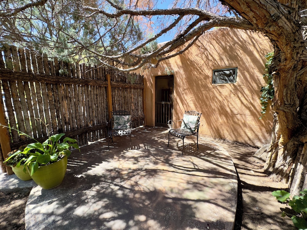 Old Taos Guesthouse Bed and Breakfast 39/69