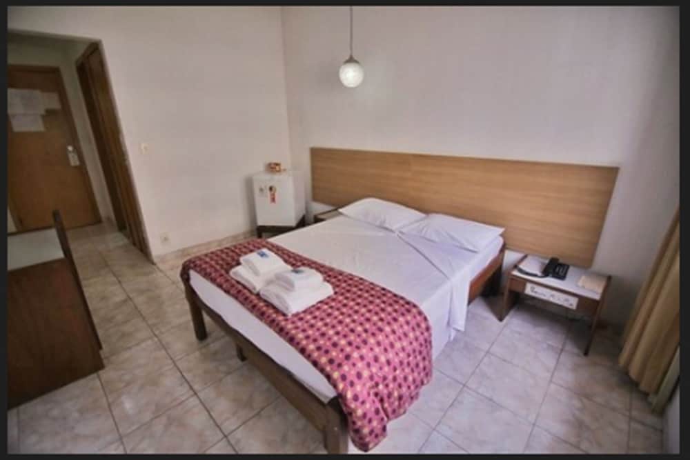 ROOM, DOUBLE BED