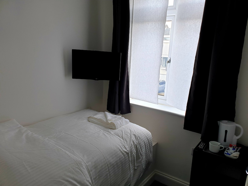 Wanstead Hotel 21/33