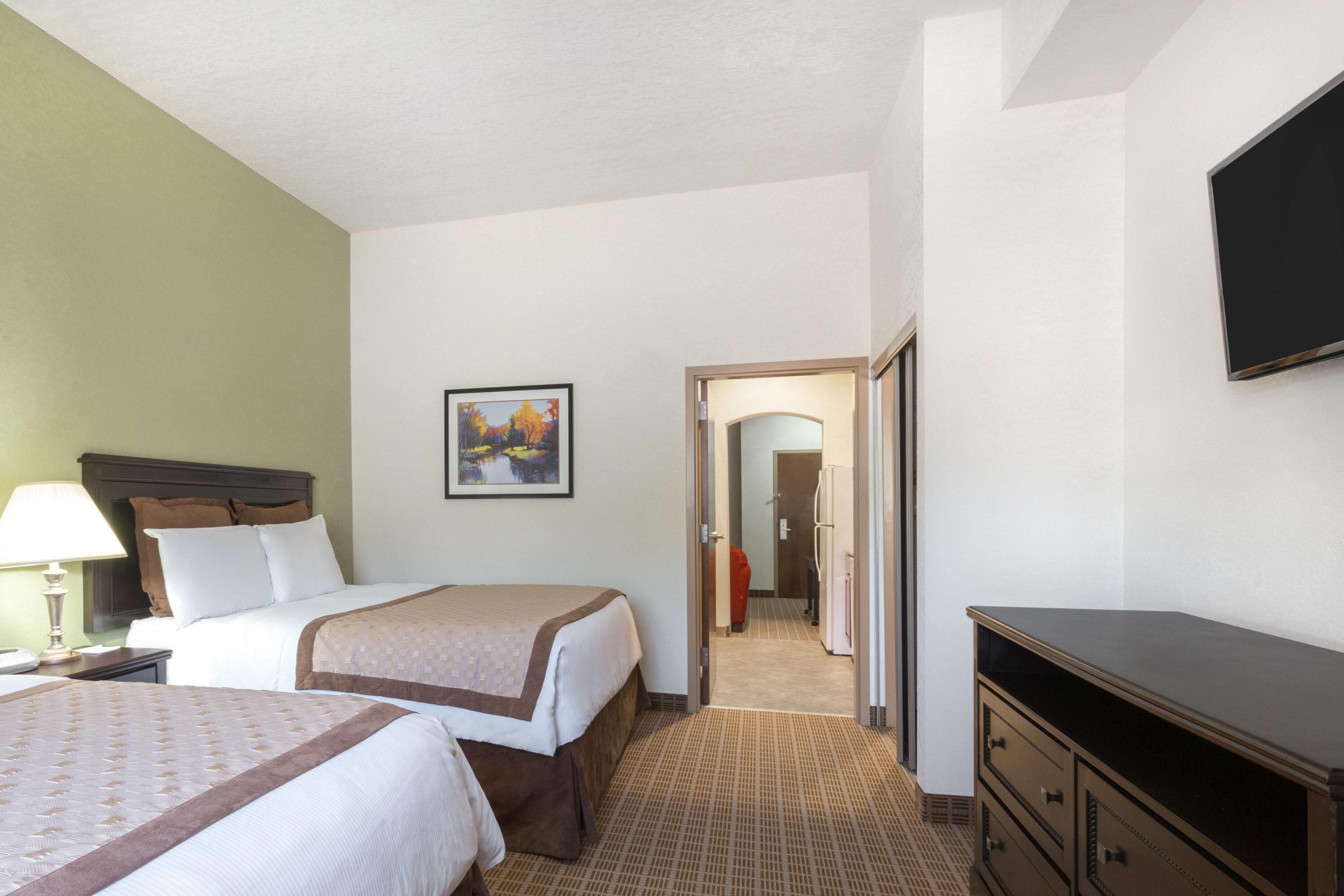 1 Bedroom, Suite, 2 Queen Beds, Jetted Tub