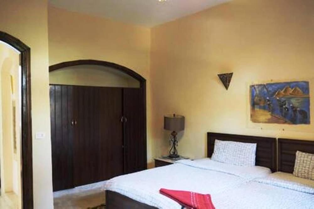 Nile Compound Hotel 16/50