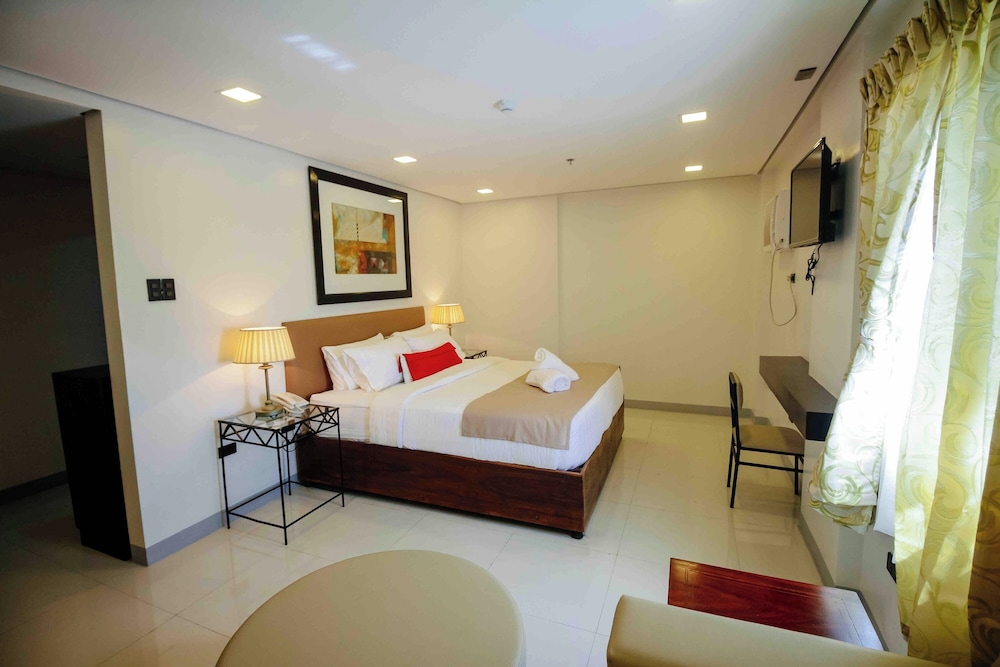 Belltower CSheLi Suites Bantay - Vigan by ZUZU 55/83