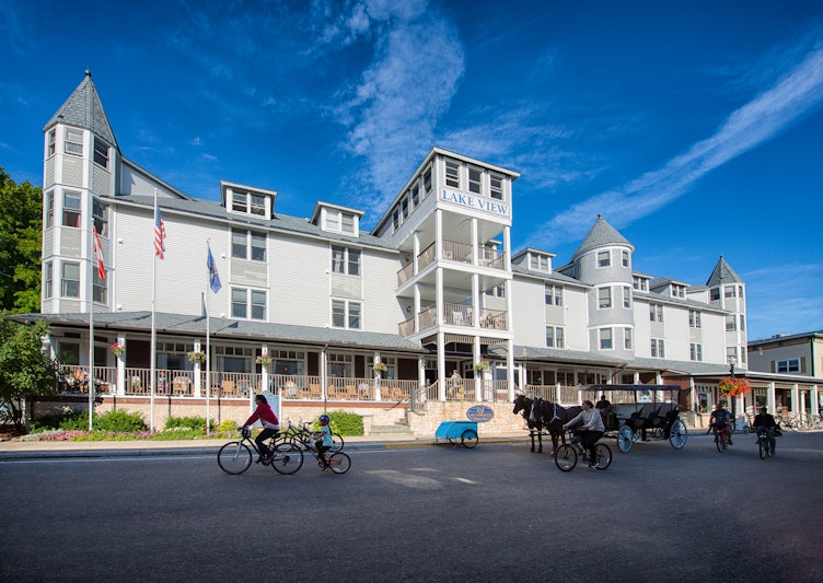 Lake View Hotel 42/46