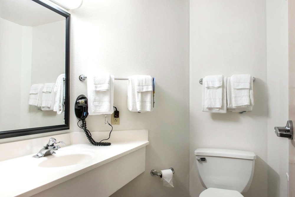 Days Inn by Wyndham Penn State 50/50