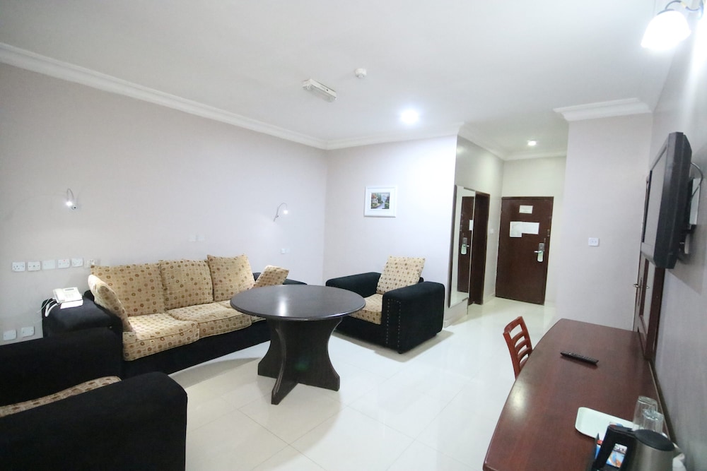 Denis Hotel 42/64