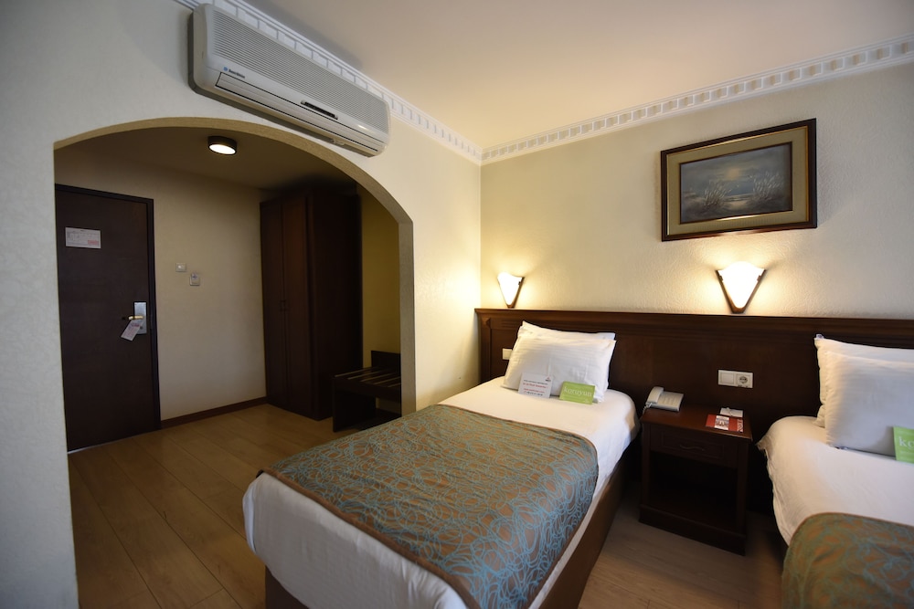 Asal Hotel 14/39