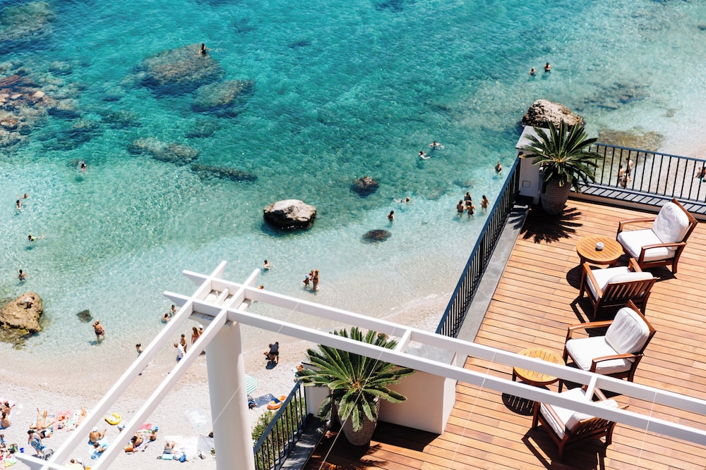 Jk Place Capri 41/50