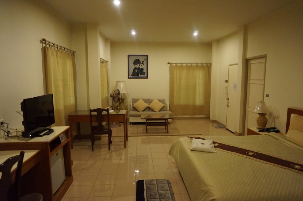Tonwa Resort Hotel 24/55