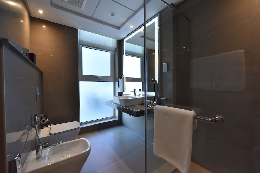 Ramada Resort by Wyndham Manama Seef 40/57
