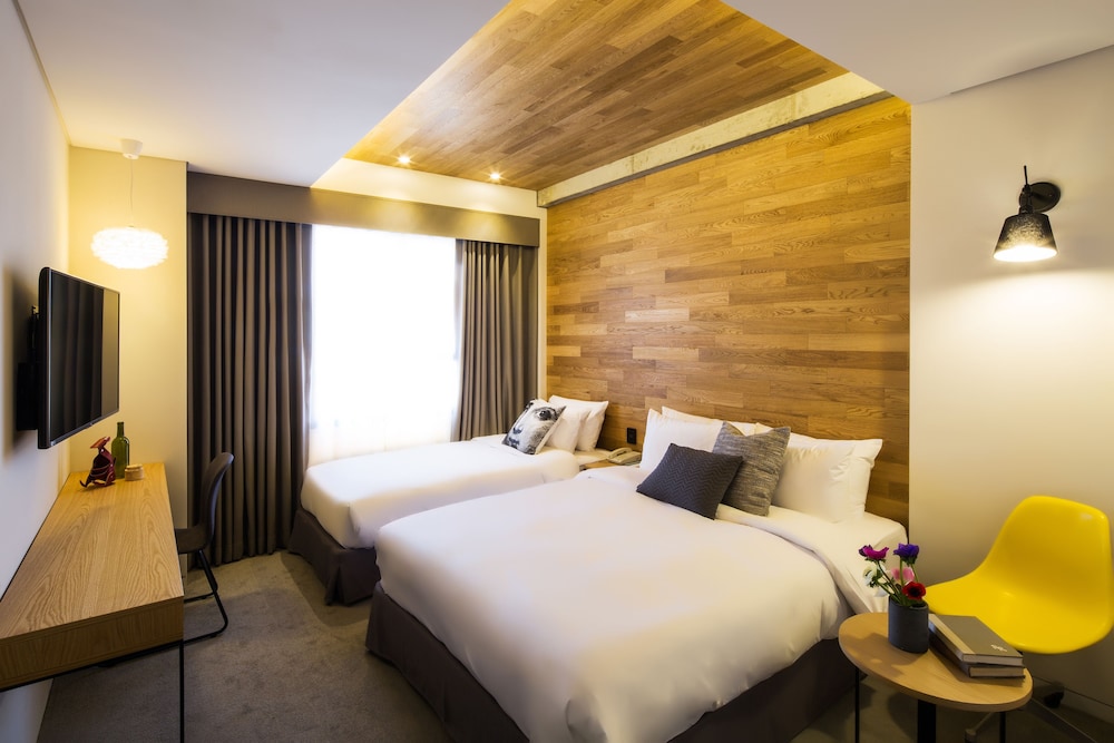Hotel Denim 16/50
