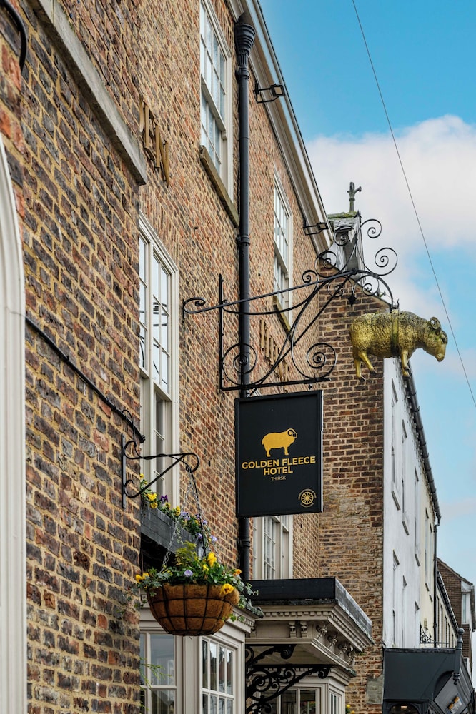 The Golden Fleece Hotel 3/50