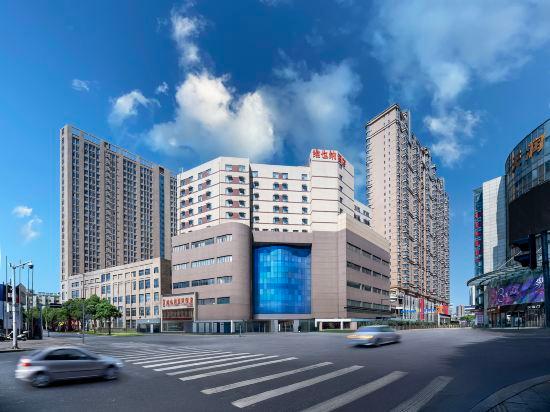 Vienna International Hotel (Xinyang Railway Station) 50/51