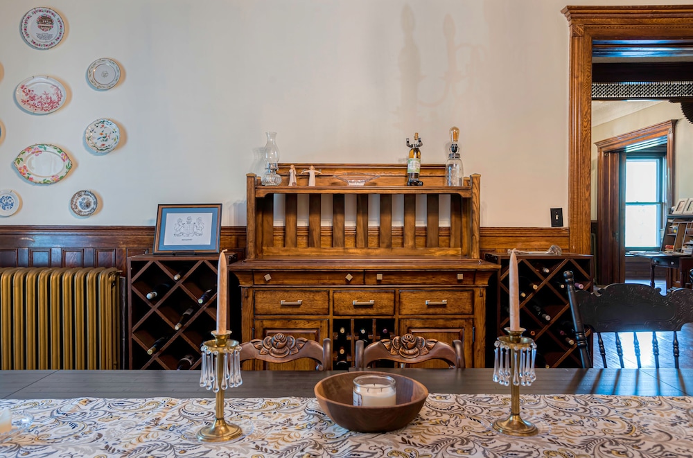 Hatch House Bed & Breakfast 6/38