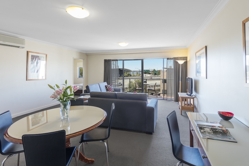 Nesuto Mounts Bay Apartment Hotel 30/42