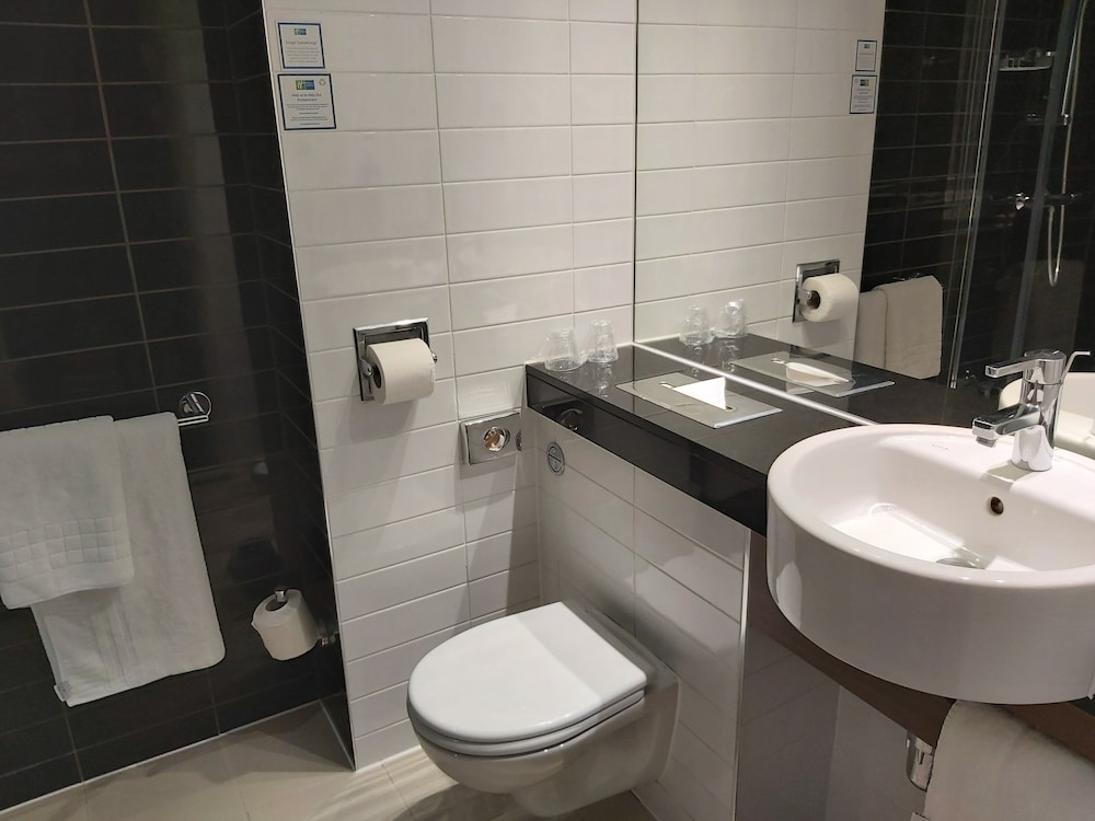 Holiday Inn Express Windsor 18/74