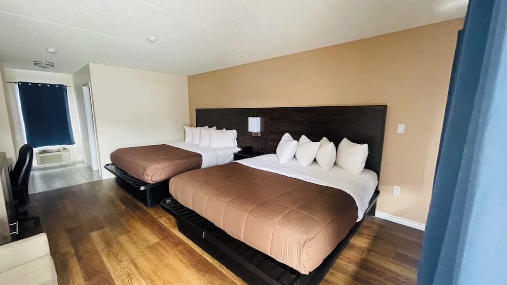 The Universal Inn And Suites 22/67