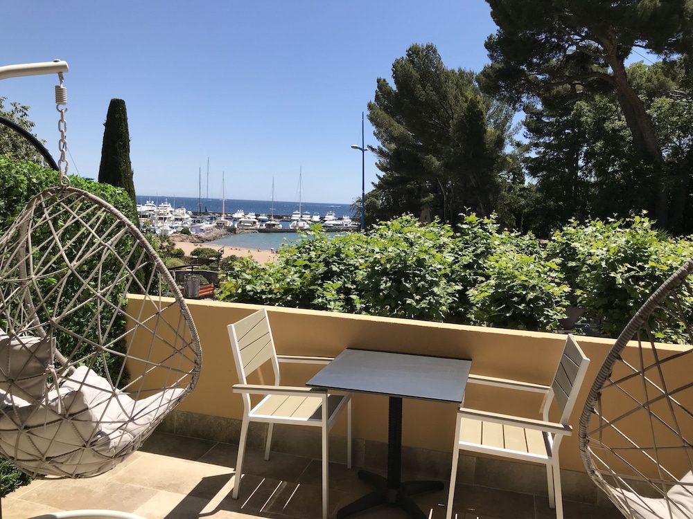 Hotel Restaurant la Calanque 28/50