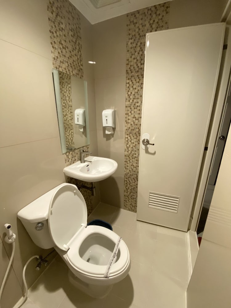 Hotel Sogo Edsa Trinoma 33/34