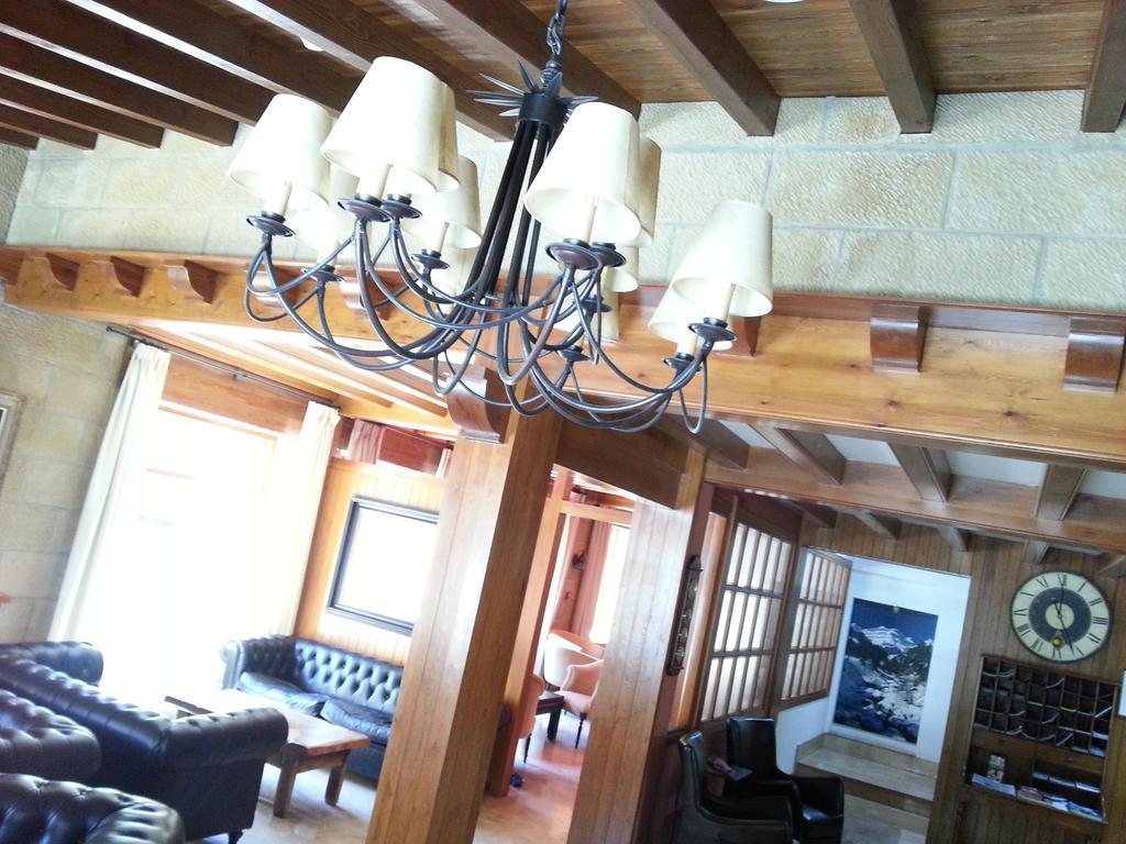 Villa de Canfranc 12/18