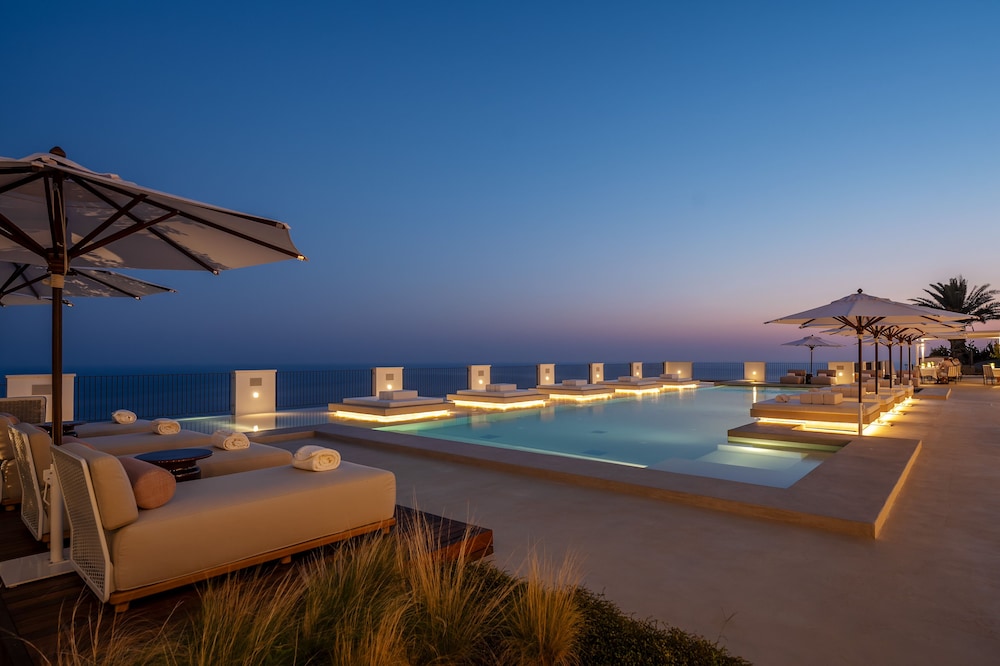 Swimming pool-spa