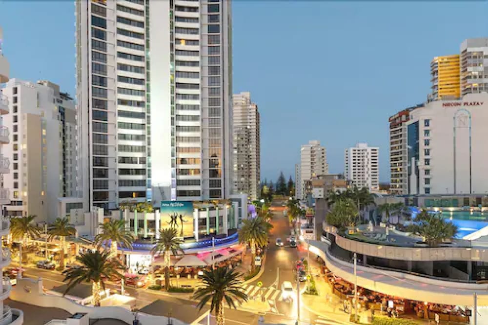 Broadbeach Holiday Apartments 3/50