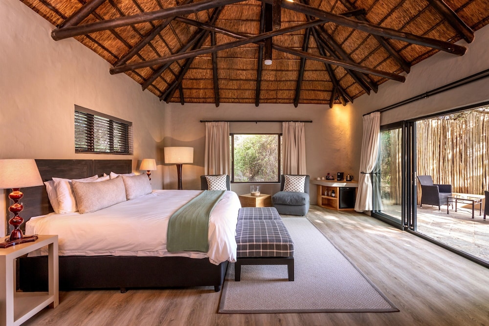 Kariega Game Reserve Main Lodge 9/50