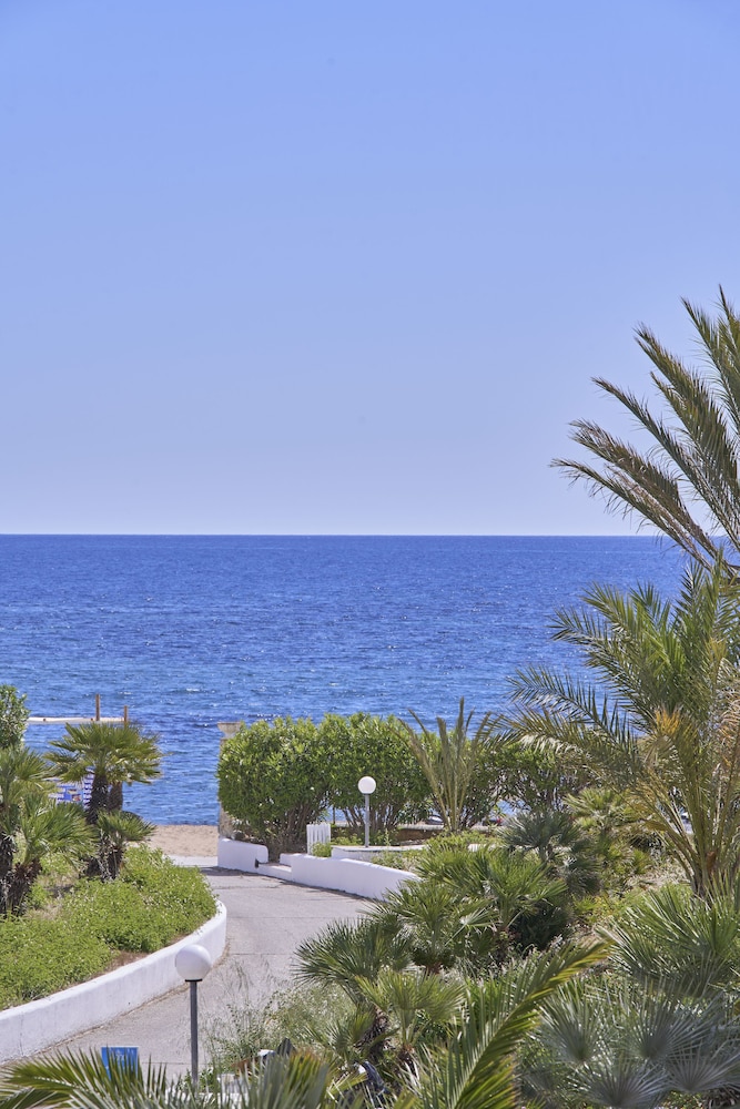 Sandy Beach Resort 57/63