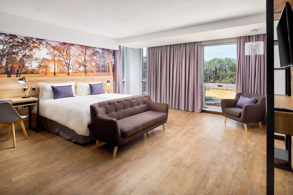 Protea Hotel by Marriott Pretoria Loftus Park 12/43