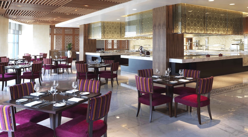 Bab Al Qasr Hotel 53/73