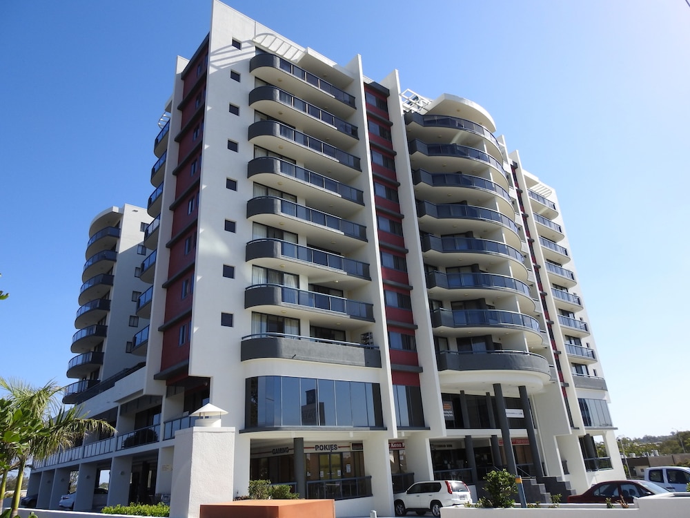 Springwood Tower Apartment Hotel 4/63